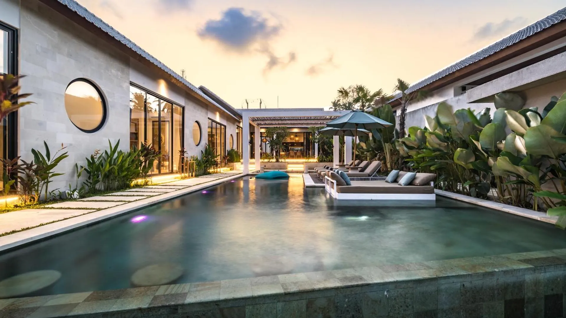אובוד Villa Nwantiti By Balisuperhost 0*,